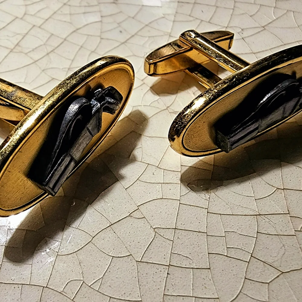 Vintage Foster matte gold and gold bag cufflinks